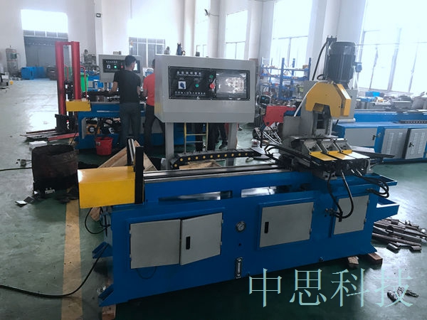 可切割實(shí)心棒的全自動(dòng)數(shù)控切管機(jī)